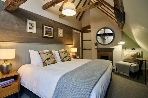 Odiham Hotel | Pet-Friendly Haven at The Red Lion: Rated 9/10 by Guests