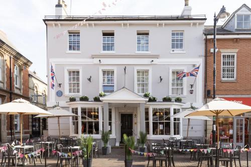 Spalding Hotel | Pet-Friendly Retreat at The Red Lion Hotel - Highly Rated!