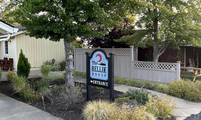 Medford House | Experience The Rellik House and Winery: 10/10 Guest Rated Stay