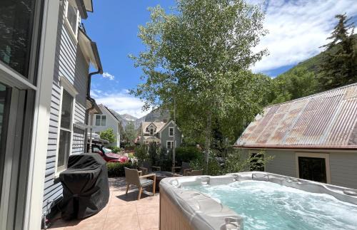 Telluride House | Guest Rated 10/10: The Residence on South Oak Awaits
