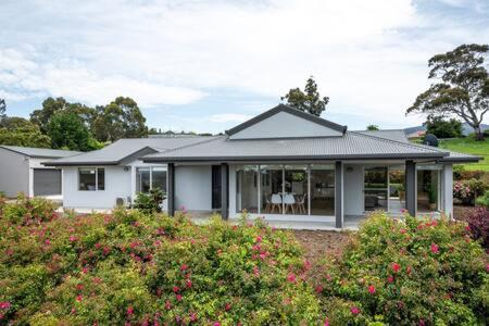 Kingston House | Relax at The Rest Retreat: Family-Friendly 3-Bed Getaway