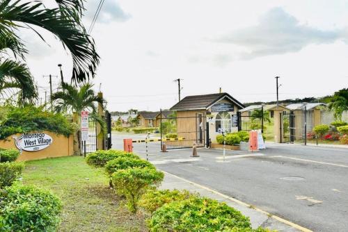 Montego Bay Apartment | Discover The Rest Stop: 10/10 Rated Near Airport