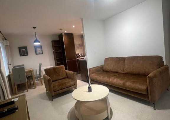 Harlow Apartment | Exceptional Stay at The Retreat at Harlow - Family Friendly