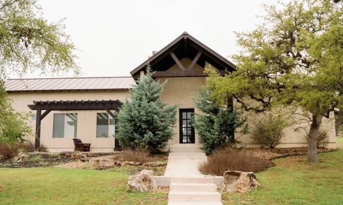 Spring Branch House | Discover Family-Friendly Comfort at The Retreat at Hidden Falls