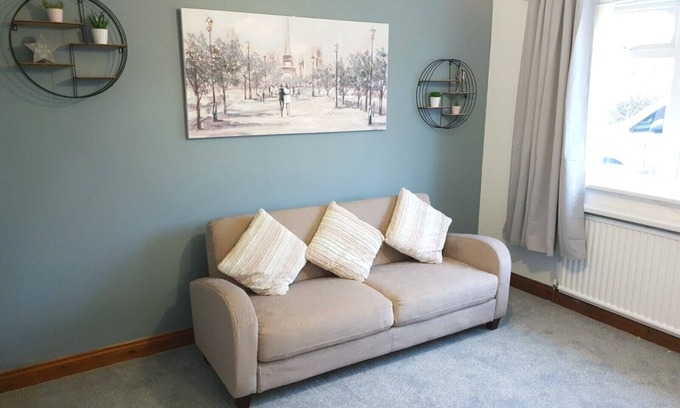 Barwell House | Relax at The Retreat: A Perfect Family Getaway!