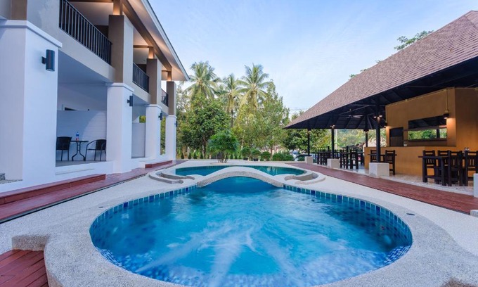 Khuk Khak Beach Hotel | Discover The Retreat Khaolak Resort with Oceanfront Views