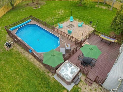 Greenwood House | Retreat with Private Pool, Spa & Game Room Awaits You