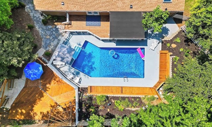 South Belmont House | Relaxing Retreat with Pool, Pet and Child Friendly Amenities