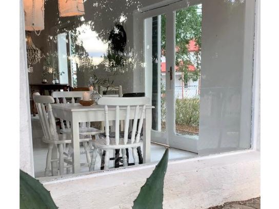 Richmond - NC House | Discover Richmond Café and Rooms: Pet-Friendly Getaway