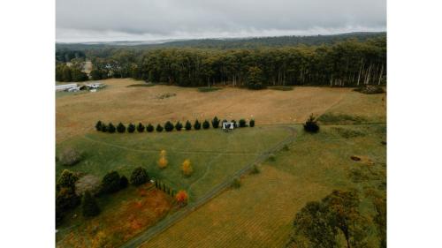Korweinguboora House | Inviting Stay at The Ridge - Child-Friendly Retreat