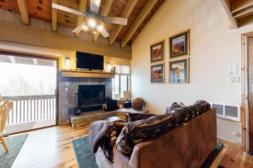 Brian Head Apartment | Guest Rated The Ridges #D1: Perfect for Family Stays