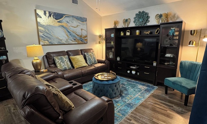 Myrtle Beach House | The Right End Retreat (10 Minutes to the Beach)