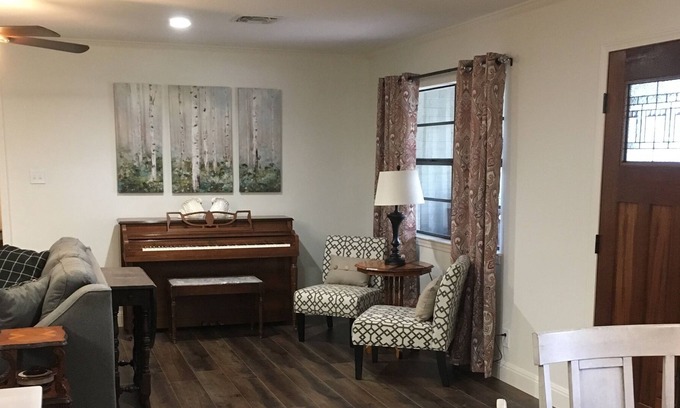Dripping Springs House | The Riley Place - The perfect Dripping Springs getaway