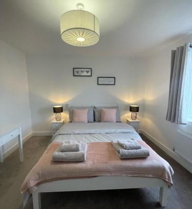 Doncaster House | Relax at The Rita House: 4-Star Stay with Family Amenities