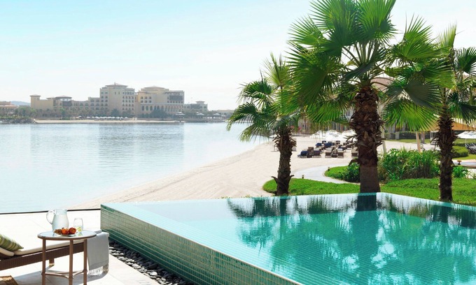 Abu Dhabi Hotel | Discover The Ritz-Carlton Abu Dhabi, Grand Canal Oasis