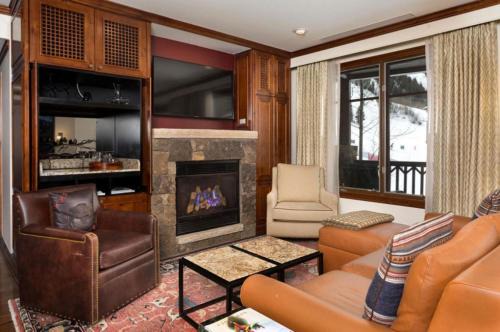 Aspen House | Experience The Ritz-Carlton Club 3 BR Residence in Aspen