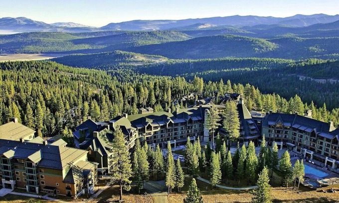 Truckee Villa | Experience The Ritz-Carlton Club, Lake Tahoe near Ski Areas