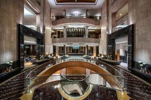East Kuningan Hotel | Experience The Ritz-Carlton Jakarta with Oceanfront Views