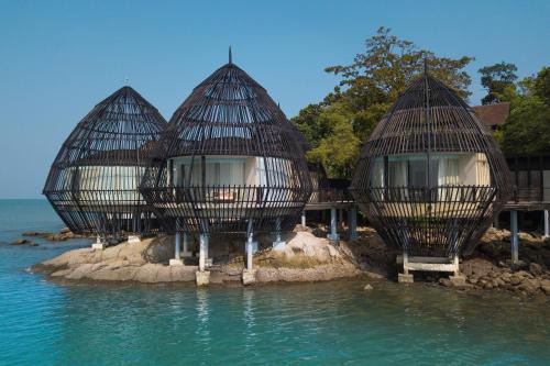 Kuala Teriang Hotel | Experience The Ritz-Carlton, Langkawi: Beachfront Paradise