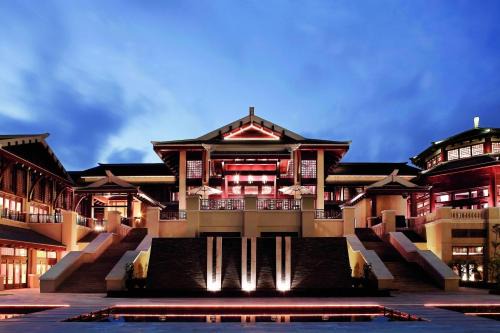 Jiyang Resort | Elegant Retreat at The Ritz-Carlton Sanya, Yalong Bay