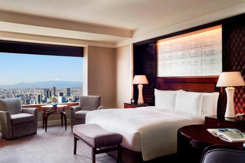 Akasaka Hotel | Experience The Ritz-Carlton, Tokyo: Oceanfront Bliss Awaits