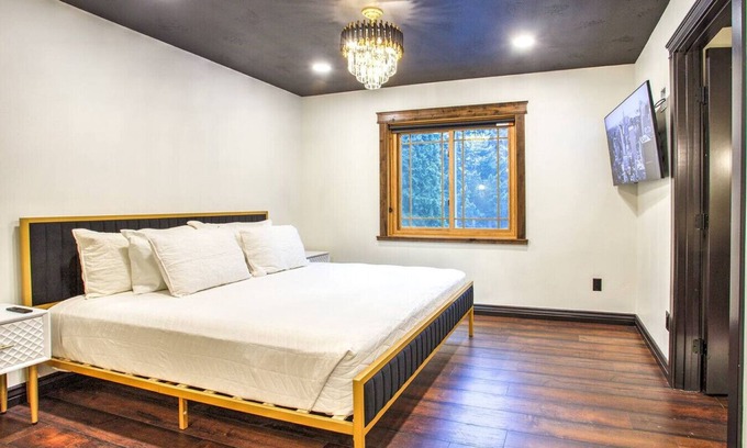 Kalispell Bed & Breakfast | The Ritz Suite at Bed and Breakfast