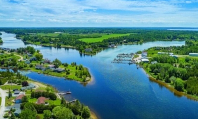 Cheboygan House | Perfect Riverfront Retreat at The River House - 10/10 Rated!