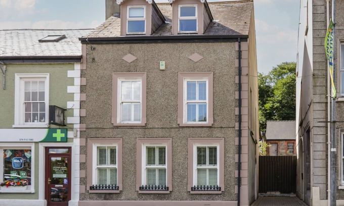 Ramelton Cottage | Pet-Friendly River House in Scenic Ramelton, Donegal