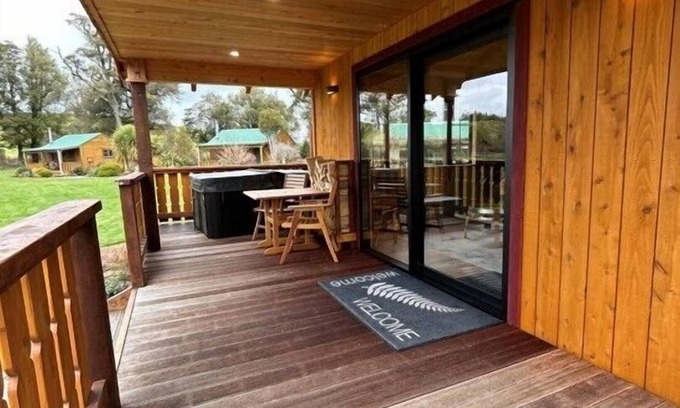 Ohakune Cabin | Experience The River Lodge: Rated 10/10 with Family-Friendly Amenities