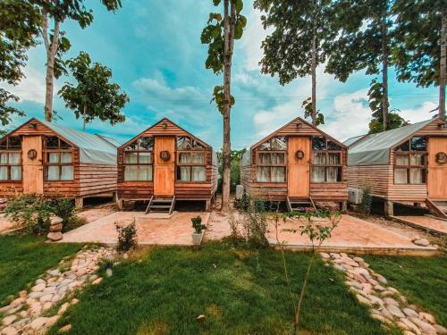 Chiang Klang House | Pet-Friendly Retreat at The River Runs Chiang Klang