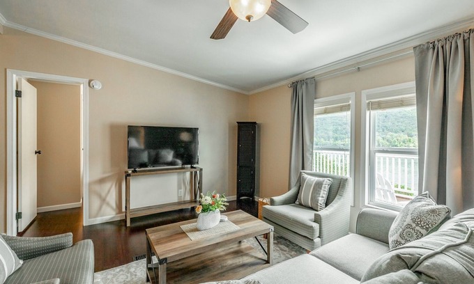 Chattanooga House | Riverside Retreat | Guest Rated 10/10 | Family-Friendly Amenities