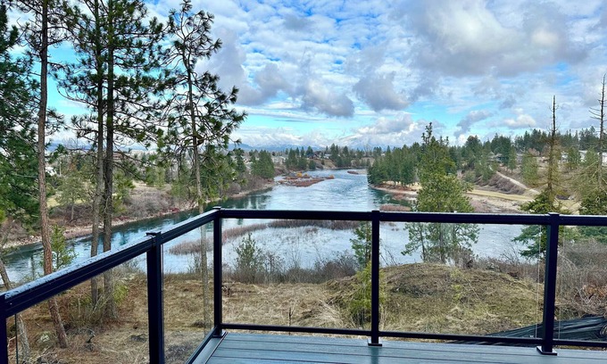 Post Falls House | Experience The Riverside Cliff House with Ocean Views & Spa
