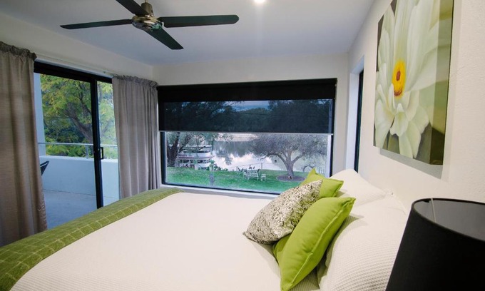 Buronga Bed & Breakfast | Discover The Riverview BnB: Top-Rated Stay with Breakfast