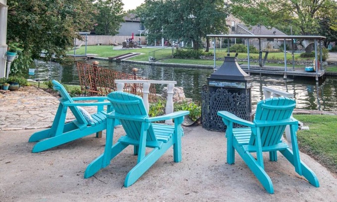 Granbury Cottage | Experience The Rock at Lake Granbury with Pool & Spa