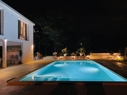 Pricelje Villa | Relax at The Rock Star's Villa: Private Pool & Beach Access