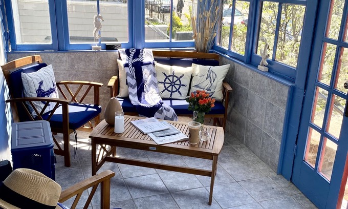 Queens Apartment | Unwind at The Rockaways Breathe: Steps from the Beach