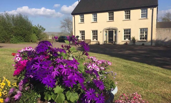 Crumlin Bed & Breakfast | Discover The Rocks Bed & Breakfast: Top-Rated Family Stay