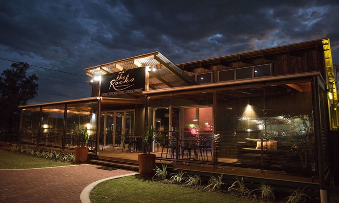 Charleville Hotel | Eco-Friendly Comfort at The Rocks Motel: Guest Rated 9.2