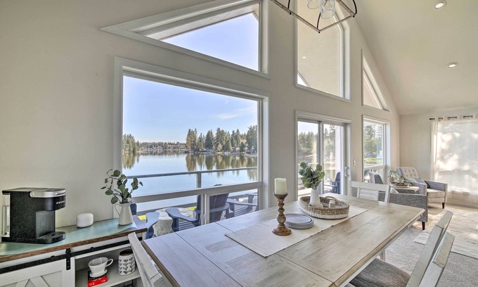 McKenna Cottage | Cozy Rookery Retreat with Private Dock & Ocean View!