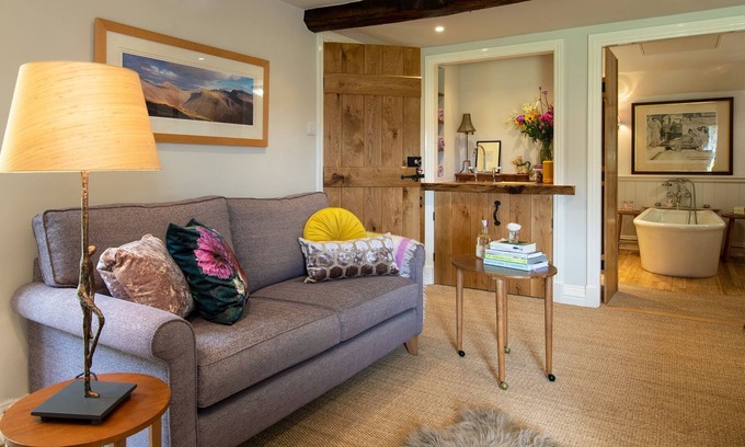 Meathop Apartment | Exclusive Retreat @Rawsons - Boutique Decor on a Scenic Farm