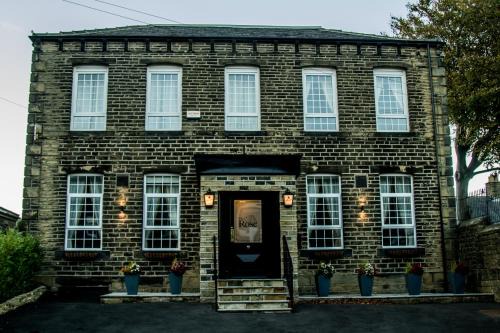 Stainland Bed & Breakfast | Exceptional Rose Bed and Breakfast with Family-Friendly Dining