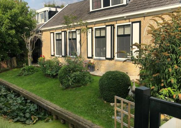 Mantgum Bed & Breakfast | Top-Rated Getaway at The Rose with Complimentary Breakfast