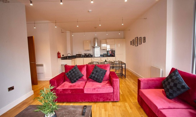 Manchester Apartment | Rose Quartz Suite: Guest Rated 10/10 with Family-Friendly Amenities