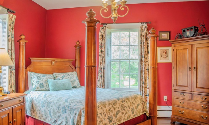 Clinton Apartment | The Rose Room - Charming Private Studio w/Ensuite Bath in Historic Home