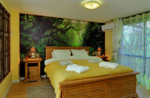 Kfar Vradim Cabin | Indulge at The Rose Trail: Spa, Hot Tub & 9.8/10 Rated