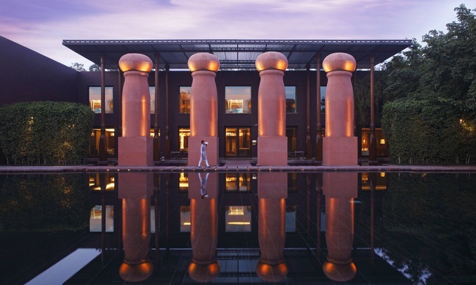 South West Hotel | Experience The Roseate New Delhi: 5-Star Comfort & Amenities