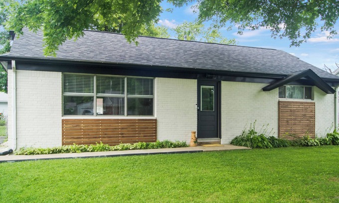 Greenfield House | Pet-Friendly Retreat at The Rosie Roots - 10/10 Guest Rated