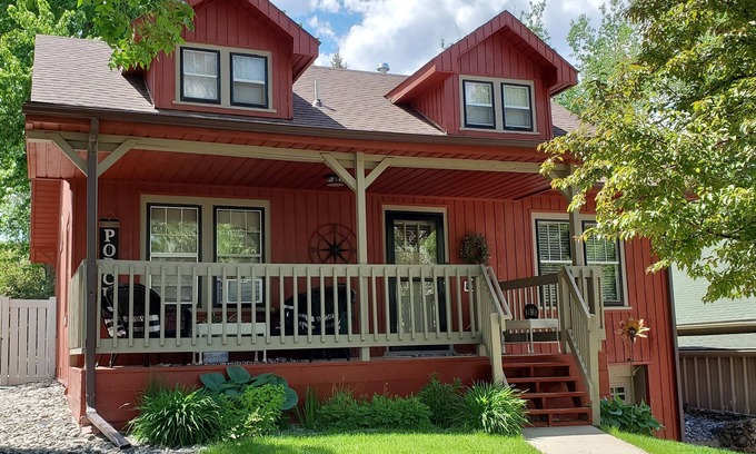 Gillette House | Discover The Ross House: 1930's Craftsman with Lake View