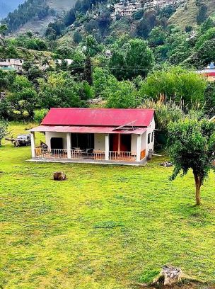 Balakot Resort | The Round Bed Cottage At Country Club Balakot