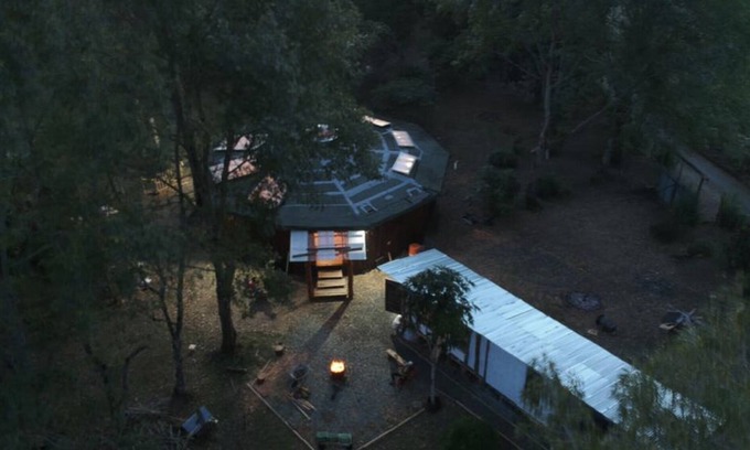 Filandia Cabin | Relax at The Round House in Filandia by a Waterfall